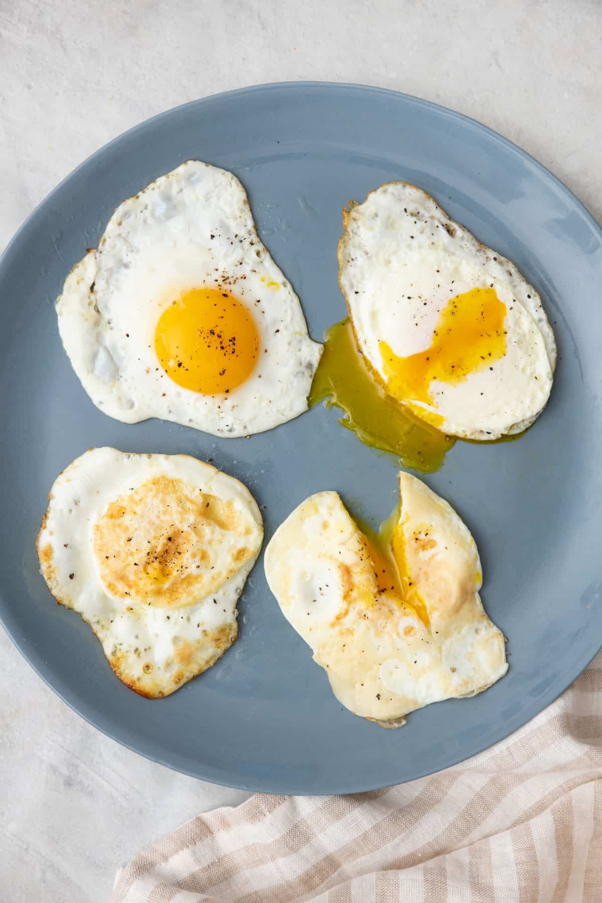 Fry Eggs Like a Pro: Get Perfect Runny Yolks & Flat Whites